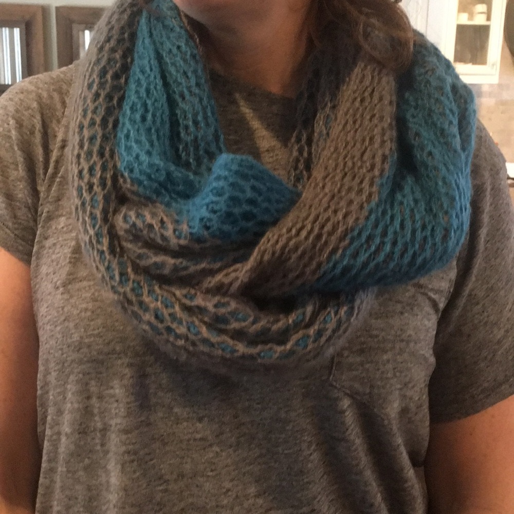 Roxy scarf
